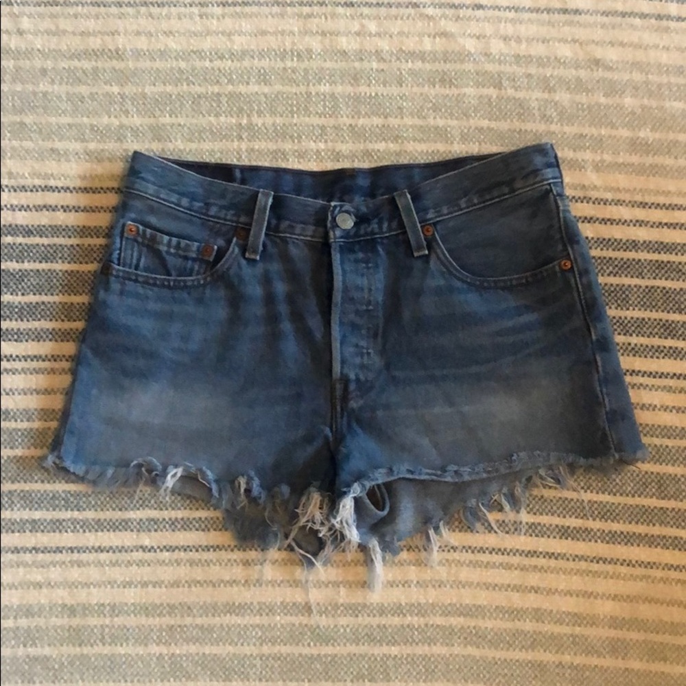 Levi’s 501 original denim shorts size 28